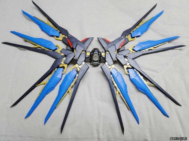 PG Strike Freedom 攻擊自由鋼彈 開箱+素組