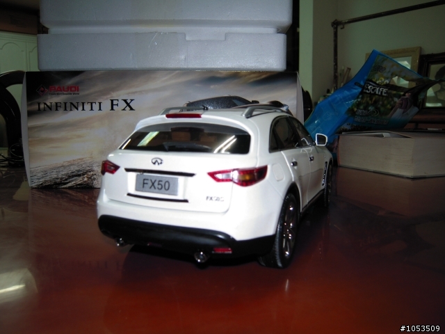 1/18 INFINITI NEW FX-50S 合金模型車