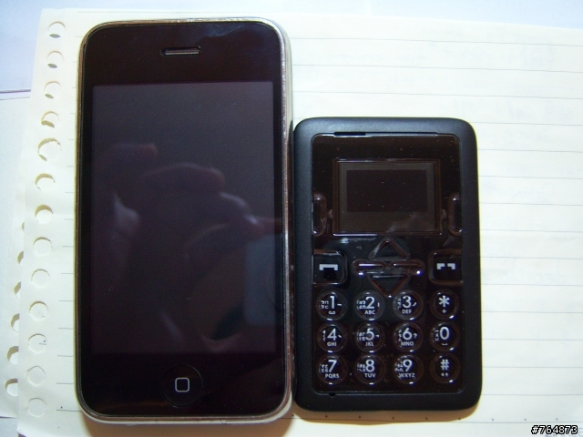 首發！！新加坡 CARD PHONE CM1 世界最薄名片機...
