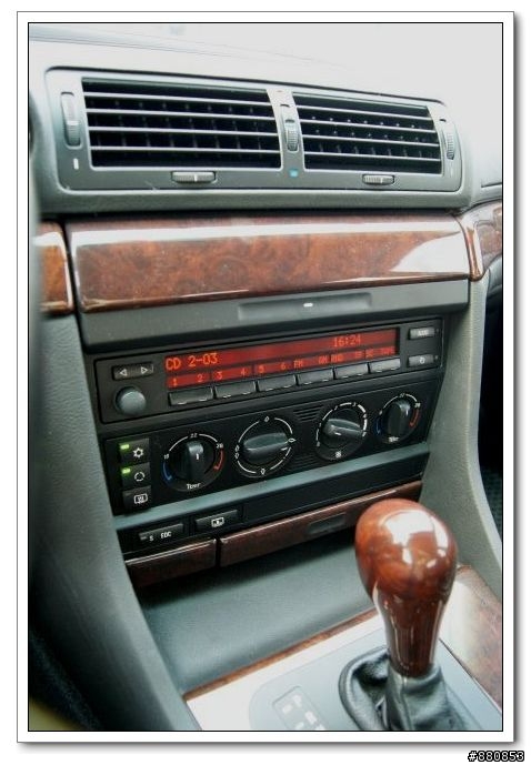 [分享]老兵不死 BMW 728i (E38)