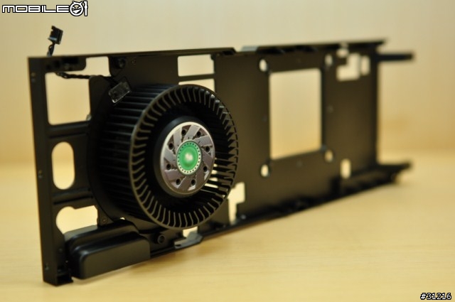[開箱]中高階新選擇...技嘉GTX570入荷!!!