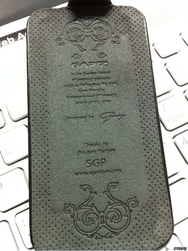 遲來的聖誕禮物--SGP iPhone 4 限量版 Gariz 黑色荊棘花紋皮套 [PL-IP4F1]