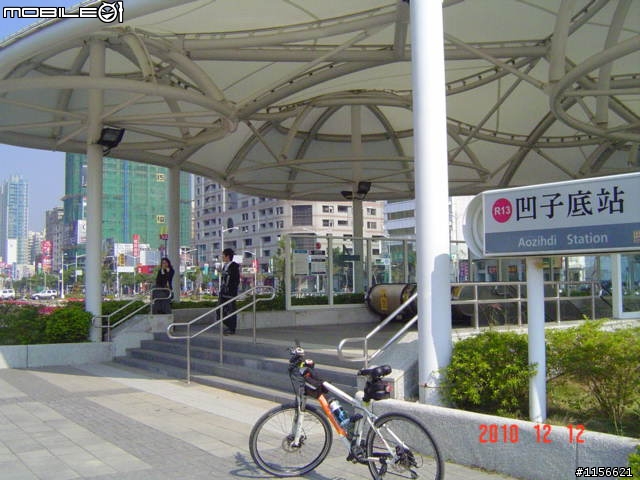 高雄市捷運紅線和橘線各站巡禮