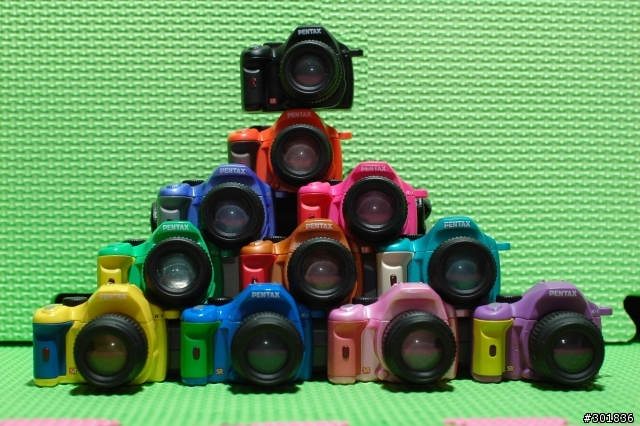 一口氣把11台不同顏色的PENTAX K-x帶回家.....