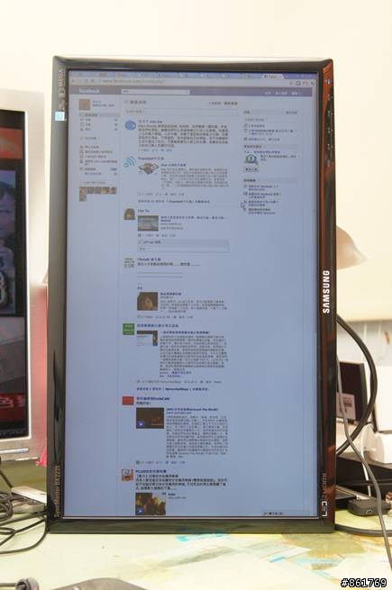 [分享]平價超薄LED SAMSUNG BX2231雙螢幕運用