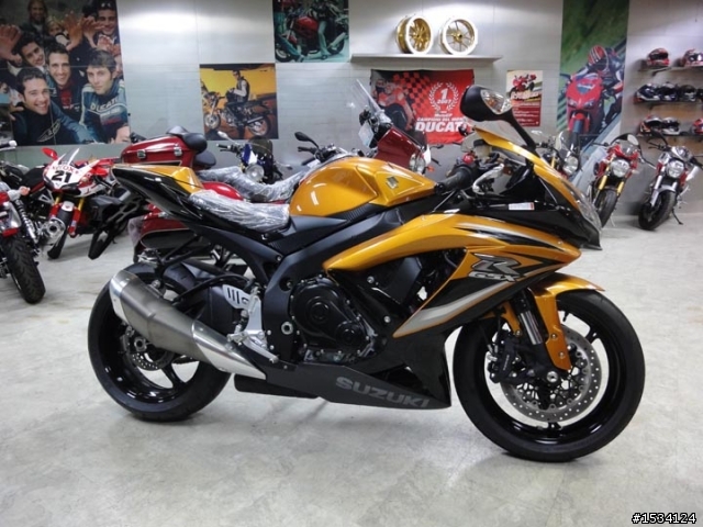 請各位幫忙出個意見  當然 GSX-R750的車主或準車主更佳