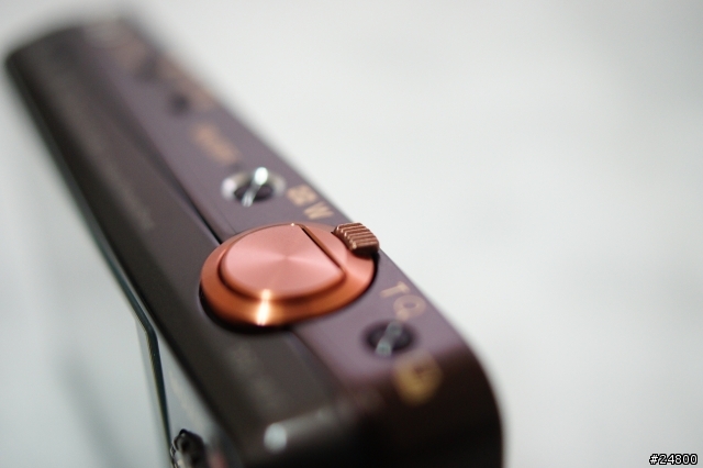[開箱分享] SONY  WX5  美又有型的隨身機~