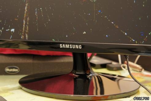 [分享]平價超薄LED SAMSUNG BX2231雙螢幕運用