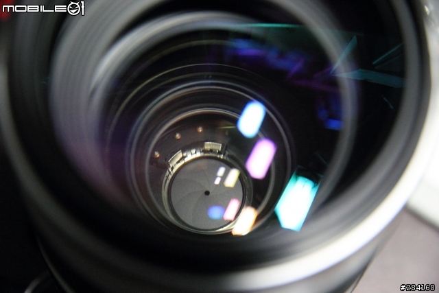 [求助] 中古的EF 35-350mm 維修後..