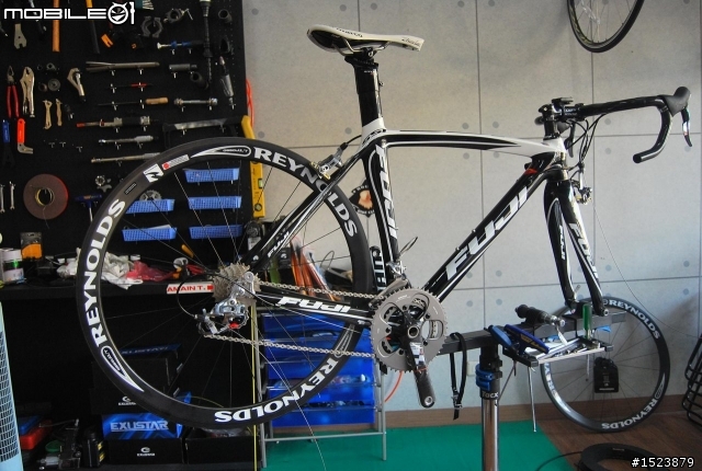 遇見2011年FUJI 首台SST 1.0新車架...............大崩裂登場!!!