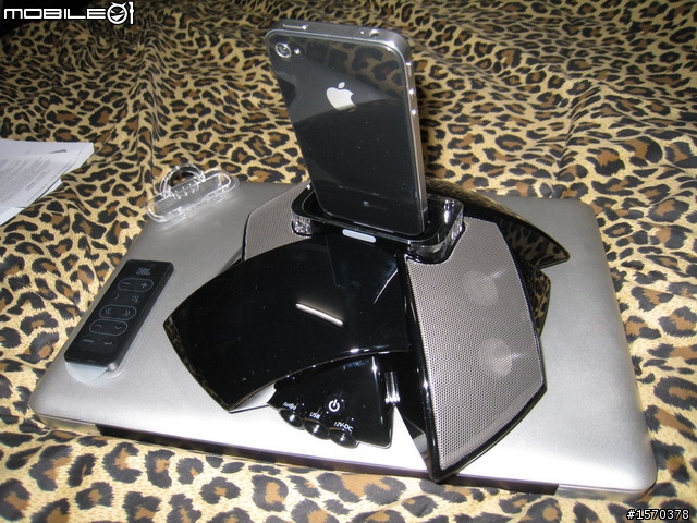 [新款四代]    IPHONE4 喇叭DOCK功能 ... JBL On Stage IV 飄洋過海開箱文 ~