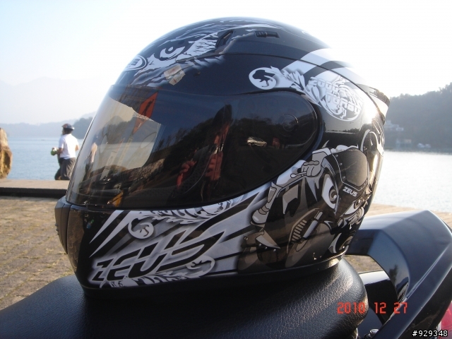 ZEUS-ZS-801 黑賽車手