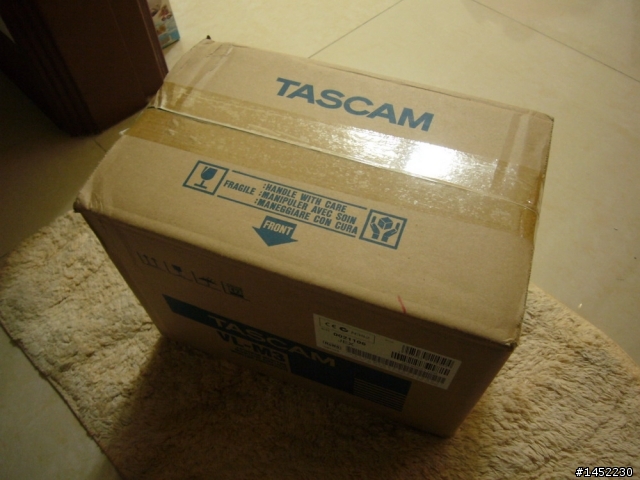 (不專業開箱)聖誕兼跨民國100年禮物..Tascam VL-M3 小喇叭