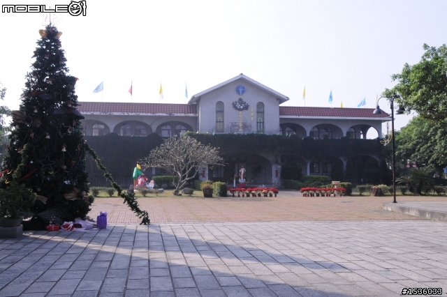 聖誕老人開Luxgen SUV進城了：萬金聖母聖殿耶誕夜、萬金綠色隧道、劉氏宗祠、萬巒豬腳