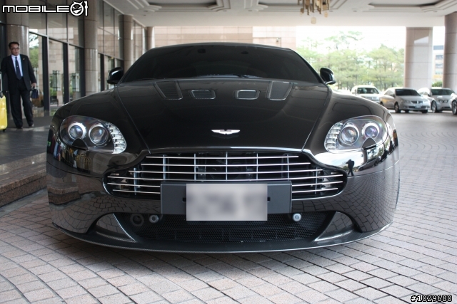 V12 Vantage