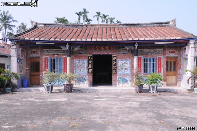 聖誕老人開Luxgen SUV進城了：萬金聖母聖殿耶誕夜、萬金綠色隧道、劉氏宗祠、萬巒豬腳