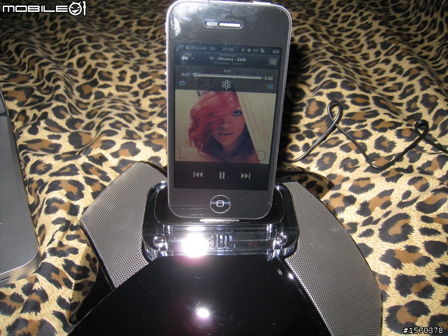 [新款四代]    IPHONE4 喇叭DOCK功能 ... JBL On Stage IV 飄洋過海開箱文 ~