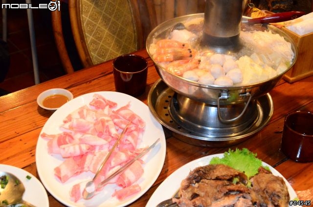 [分享]斗六桃花源餐廳的酸菜白肉鍋