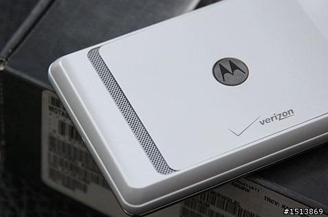 純粹賞圖-一見傾心的雪白Droid 2 Global