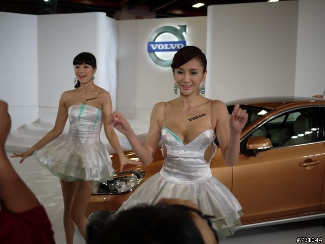 (更新(爆?S60出動))年車展2011(2010) VOLVO的SG最正最爆 CAR SHOW NEW S60 T5搶先發 呵呵