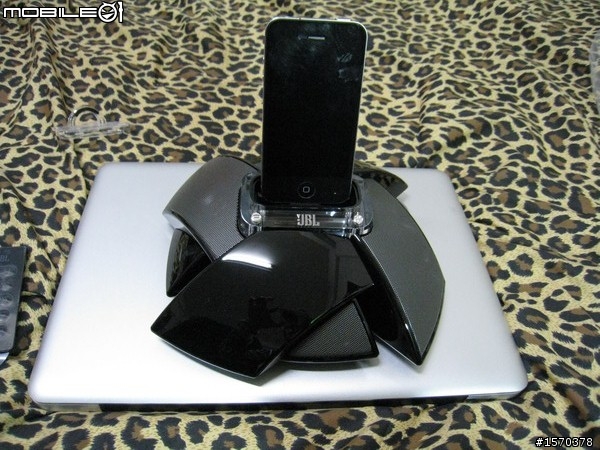 [新款四代]    IPHONE4 喇叭DOCK功能 ... JBL On Stage IV 飄洋過海開箱文 ~