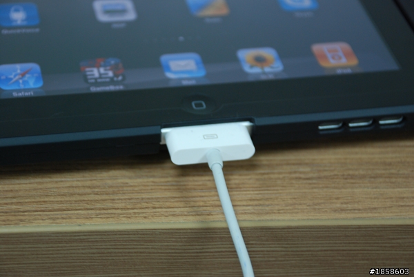[分享]PeriPower保護殼/支架 我的IPAD穿新衣啦