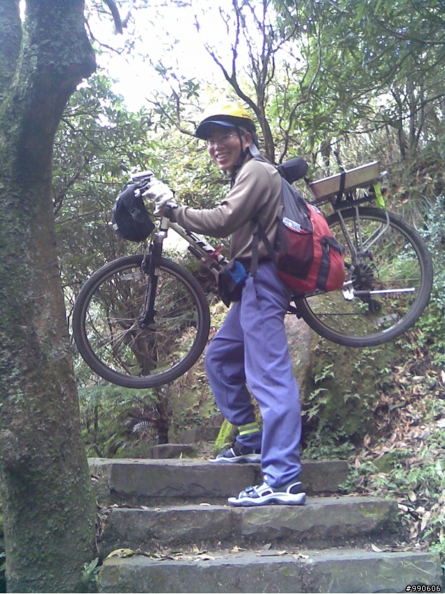 神與肉腳的差距~足印草山體驗自然~