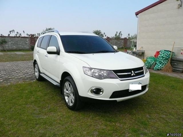 2011年式 outlander 2.4 4WD 89.9萬 尊貴版 開箱了