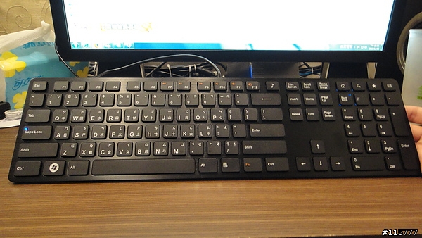 「開箱勸敗文」台灣極度高工藝I-ROCKS 巧克力鍵盤新作KR-6402之看了就想敗下去~台灣加料版