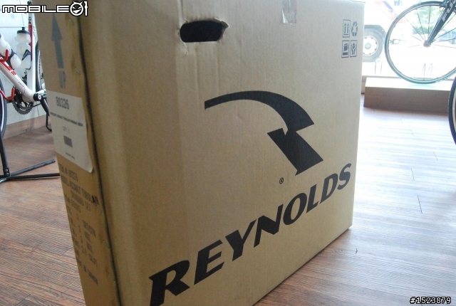 遇見2011年FUJI 首台SST 1.0新車架...............大崩裂登場!!!