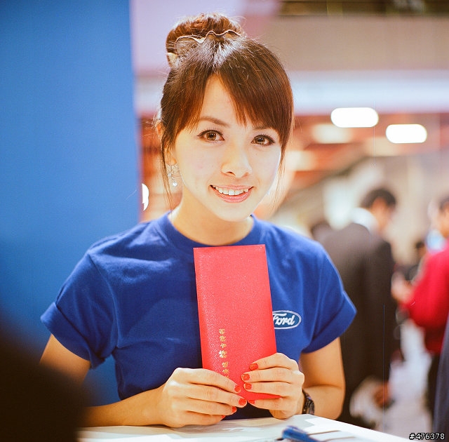 用 Rolleiflex 2.8F 拍Show Girl - 2010台北新車大展