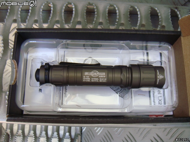 新版的...SUREFIRE LX2 手電筒