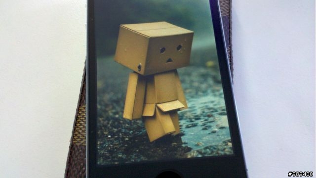 【開箱】遲了一個月的iPhone4開箱--同場加映質感橫格紋皮套與白色防塵塞組