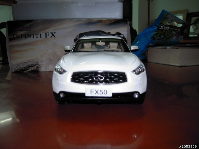 1/18 INFINITI NEW FX-50S 合金模型車