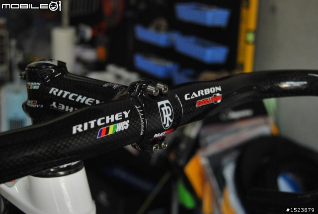 遇見2011年FUJI 首台SST 1.0新車架...............大崩裂登場!!!