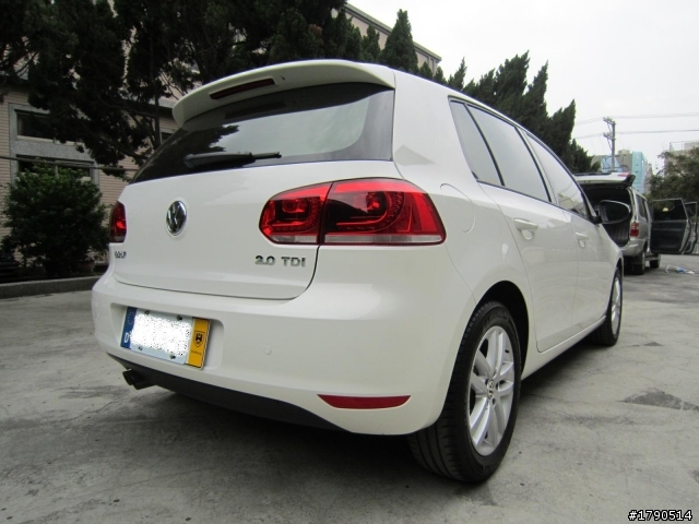 My Golf~洗了車 忍不住幫他偷拍了幾張^^~