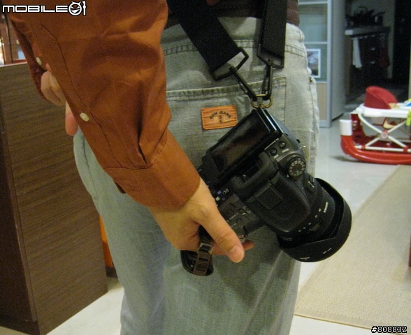 搶照卡位拍MM！！偽 RS背帶！