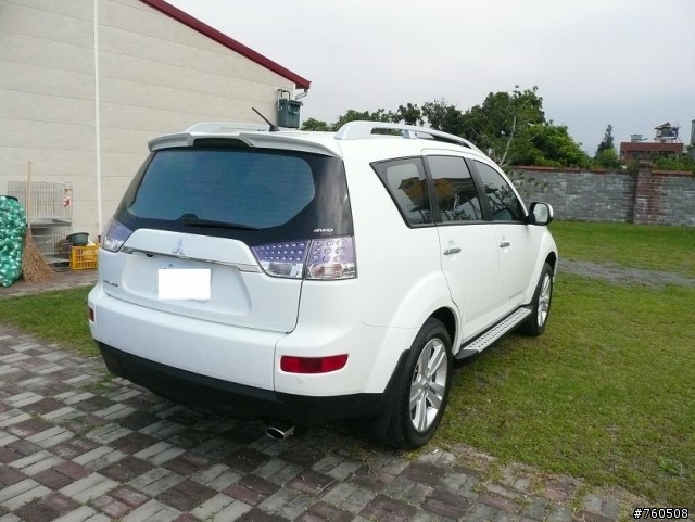 2011年式 outlander 2.4 4WD 89.9萬 尊貴版 開箱了