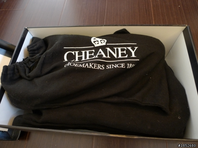 新手之不專業開箱文~英國直送Cheaney Cleveland雕花短靴