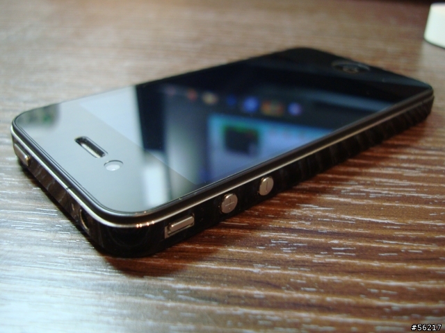 【DIY分享】iphone4 自製邊框貼+DOCK手機支撐架