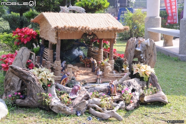 聖誕老人開Luxgen SUV進城了：萬金聖母聖殿耶誕夜、萬金綠色隧道、劉氏宗祠、萬巒豬腳