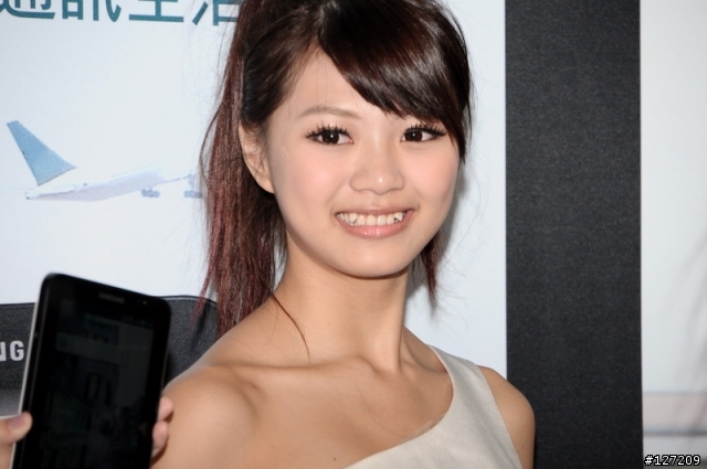 2010.資訊展.展妹分享蓋大摟.圖多(內有藝人小蔓蔓)