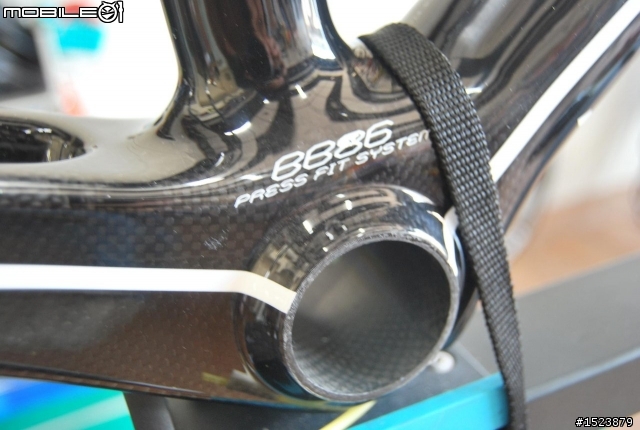 遇見2011年FUJI 首台SST 1.0新車架...............大崩裂登場!!!