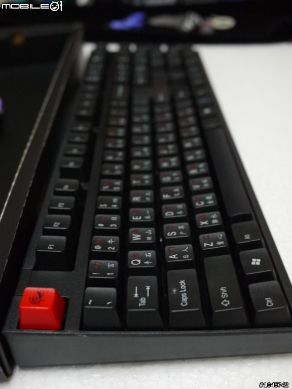 [開箱]生平第二隻 Ducky dk 1008 不專業開箱