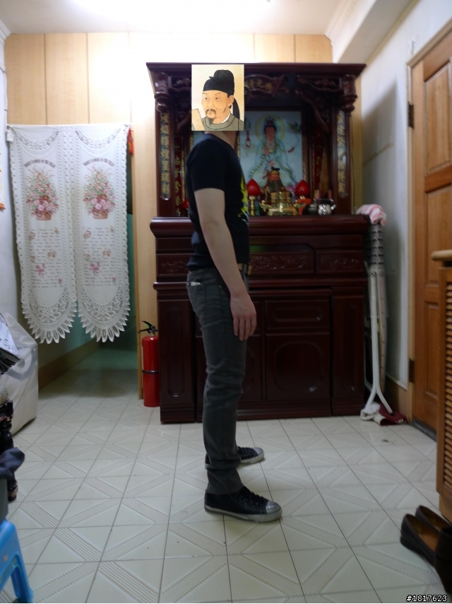 ZARA 灰色上膠小直筒褲，增實穿圖