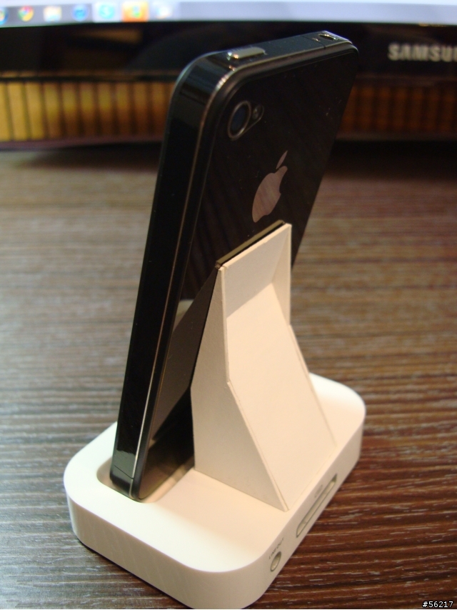 【DIY分享】iphone4 自製邊框貼+DOCK手機支撐架