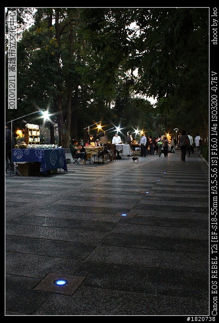 550D新手初次夜拍，敬請各位先進指教<高雄市立文化中心>