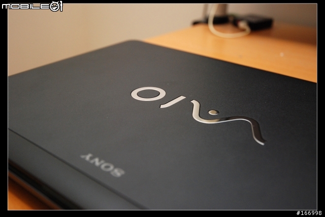 [開箱文] 遲來的開箱文~入手超高CV值的SONY VAIO S136~凹到難凹的隱藏版贈品