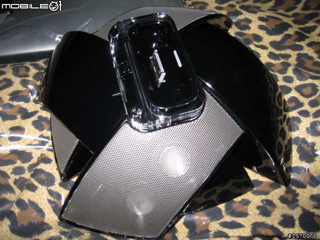 [新款四代]    IPHONE4 喇叭DOCK功能 ... JBL On Stage IV 飄洋過海開箱文 ~