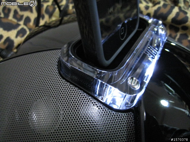 [新款四代]    IPHONE4 喇叭DOCK功能 ... JBL On Stage IV 飄洋過海開箱文 ~